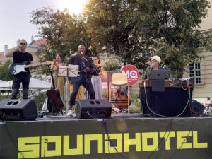 SOUNDHOTEL with Michael Lindner on guitar 
live at Summerstage MQ (Vienna 2024)